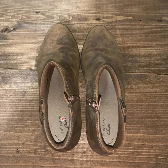 Women’s Clarks Adreena Lilac Ankle Booties Size 8 Brown Leather EUC - Picture 5 of 9